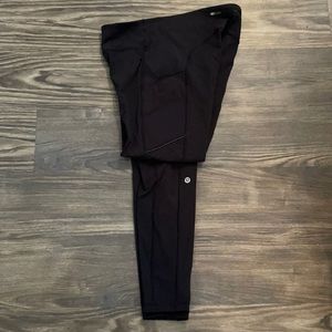 Black lululemon leggings